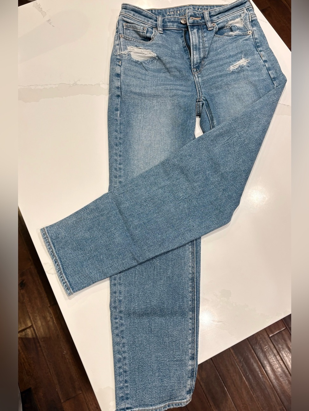 American Eagle Outfitters Light Wash Mom Straight Leg Jeans